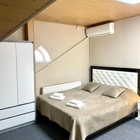 Hostel Garden House